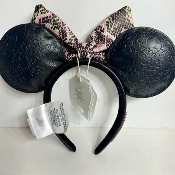NWT. Disney Loungefly Minnie Ear Headband - Animal Print ears.  Loungefly ears - Picture 7 of 10